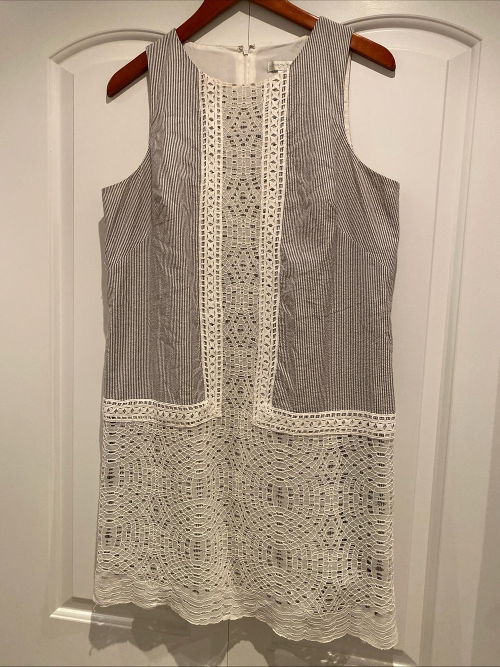 London Times Sleeveless Crochet Panel Shift Dress in Gray and White